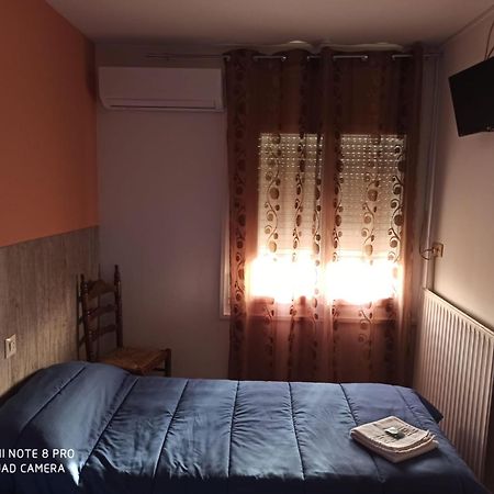 Hostal Galicia Figueras Extérieur photo