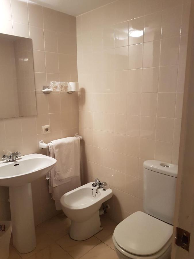 Hostal Galicia Figueras Extérieur photo