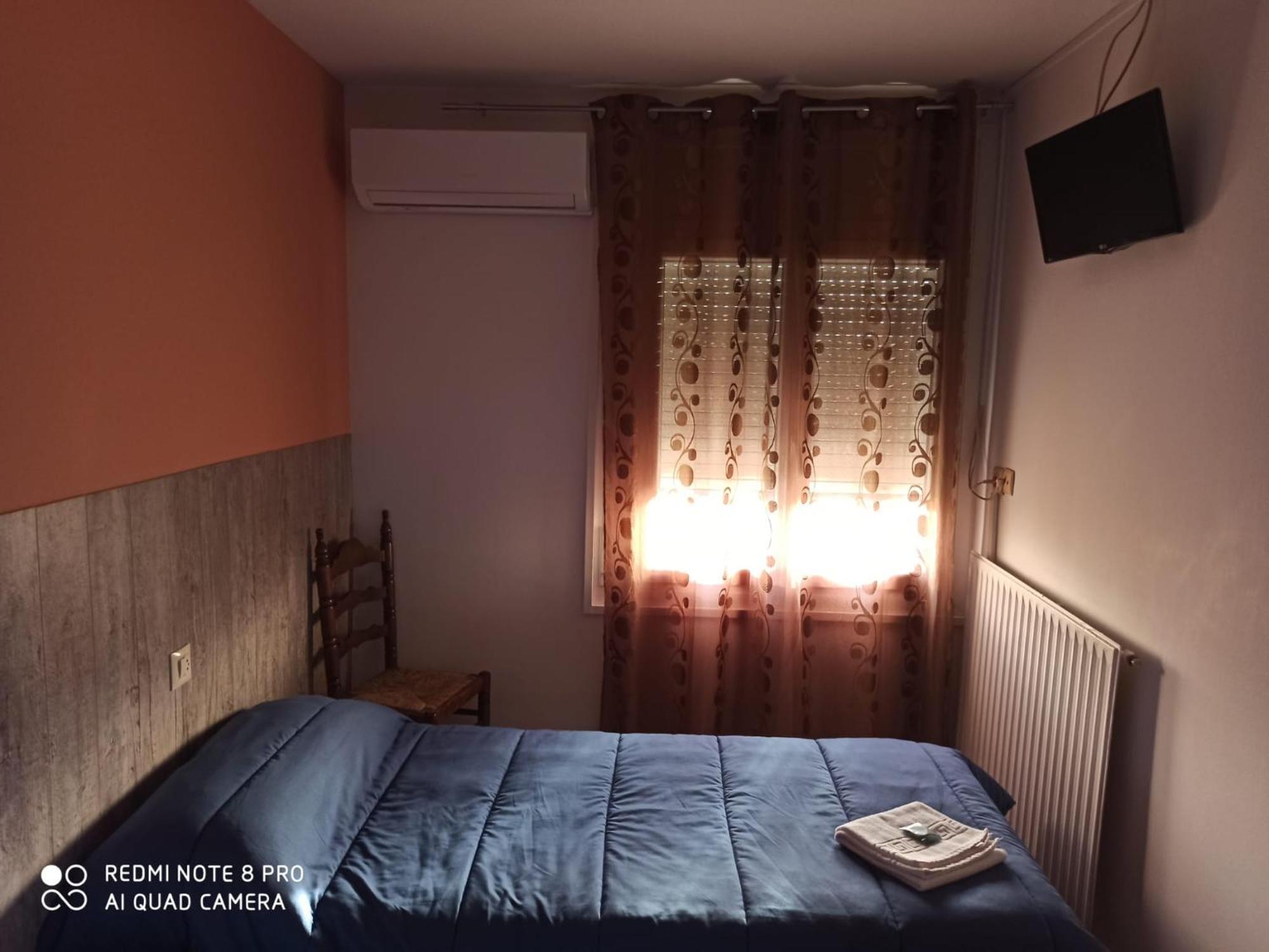 Hostal Galicia Figueras Extérieur photo